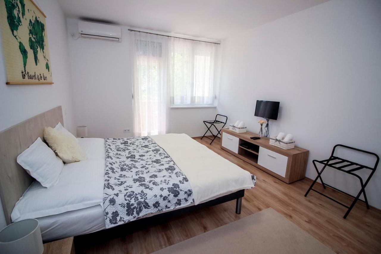 Ferienwohnung Helios Apartman Szegedin Exterior foto